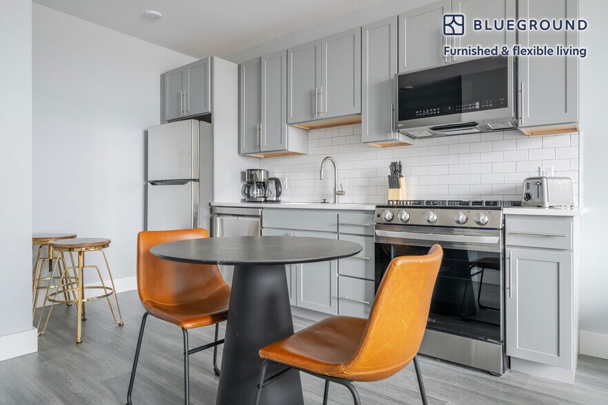 Building Photo - 365 Western Ave