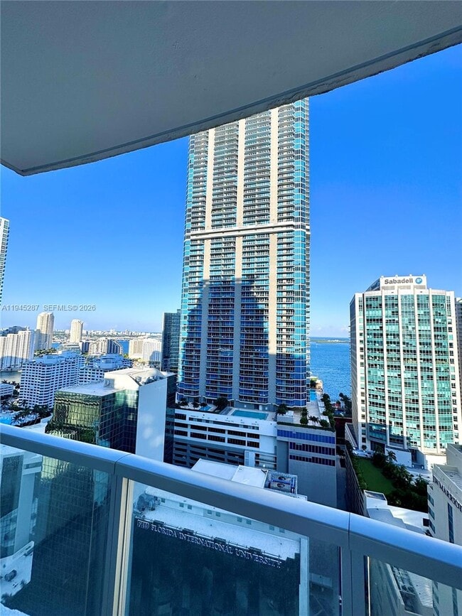 Building Photo - 1060 Brickell Ave