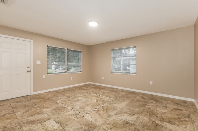 Building Photo - 4 BR/2.5BA | Newly Renovated Single Family Home | 1-Car Covered Parking | Fenced backyard!