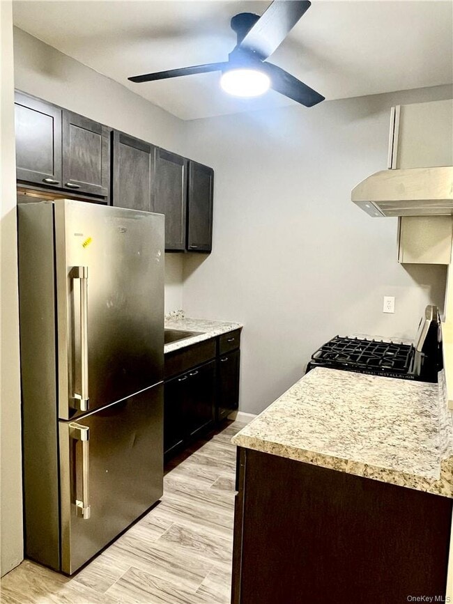 Building Photo - 39 Church St