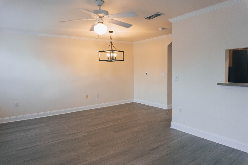 Building Photo - 750 Majestic Dr