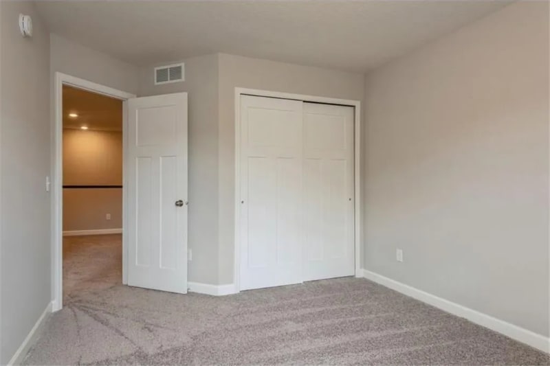 Building Photo - 10888 Fountain Pl N