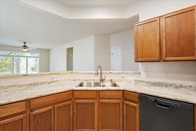 Building Photo - 141 Dickens Cir