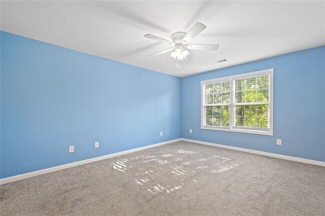 Building Photo - 4140 Riverlook Pkwy SE