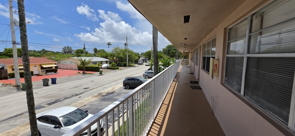 Building Photo - 230 SW 11th Ave