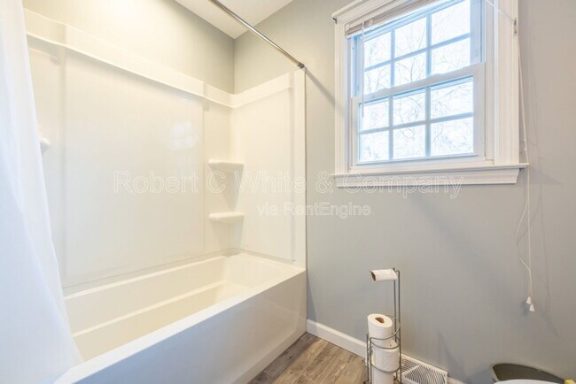 Building Photo - 43 Evergreen Rd