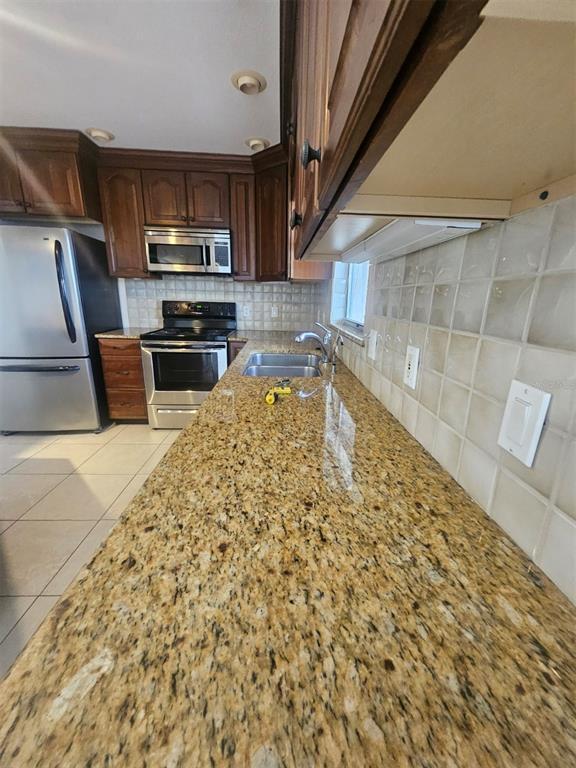 Building Photo - 4420 Palm Dr