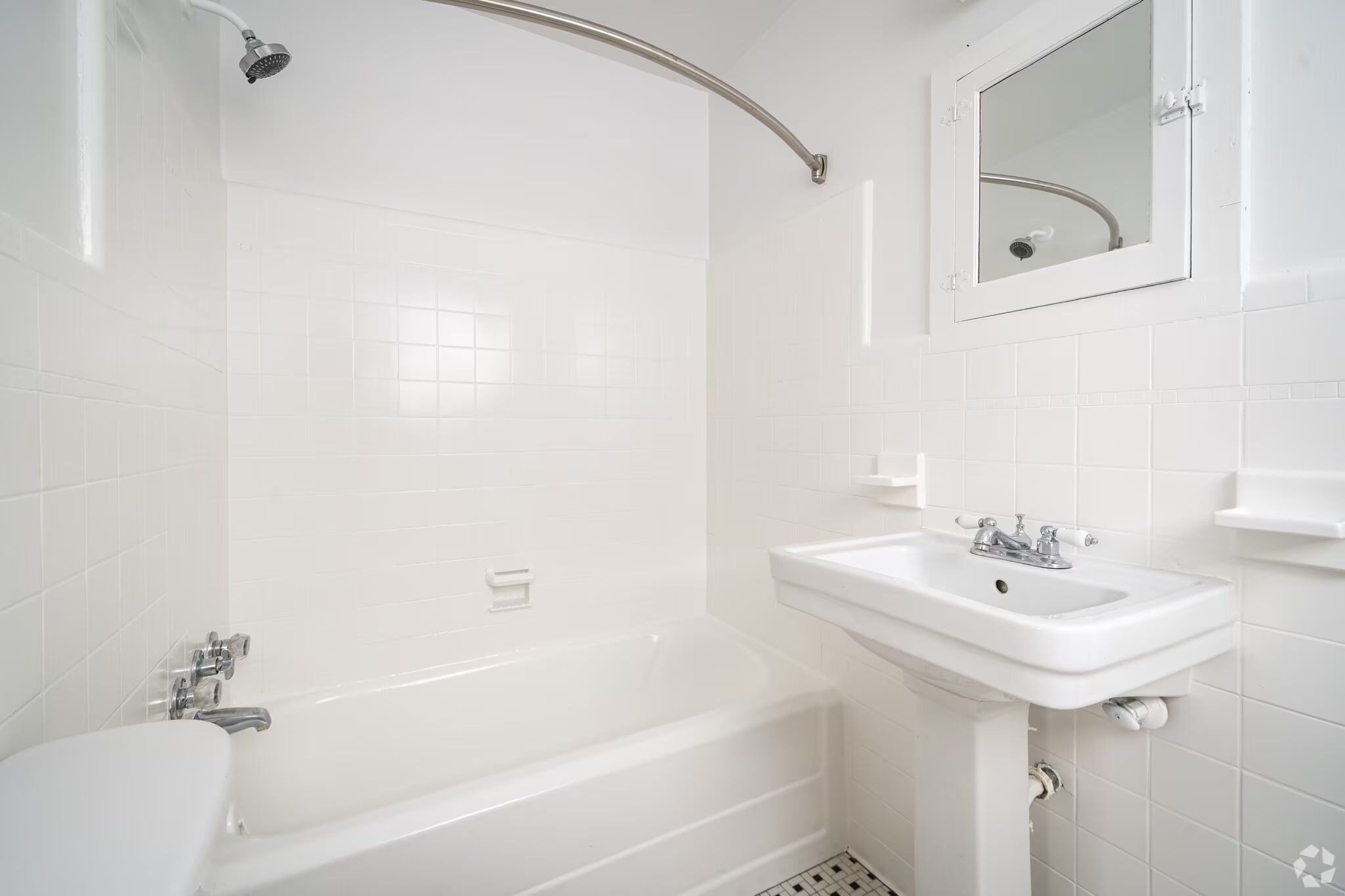 Bathroom - 4907 Louisiana St