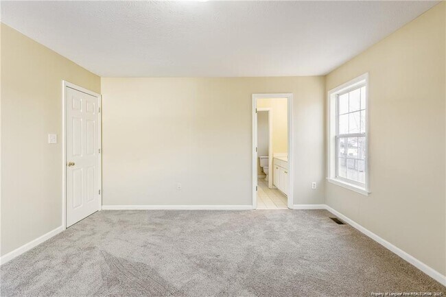 Building Photo - 8528 English Saddle Dr