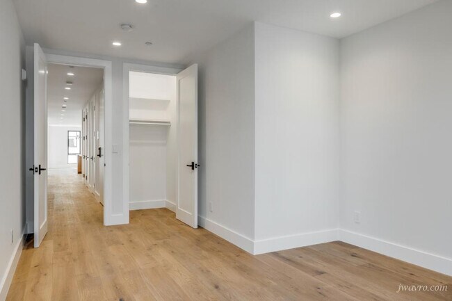 Building Photo - 20 Belcher St
