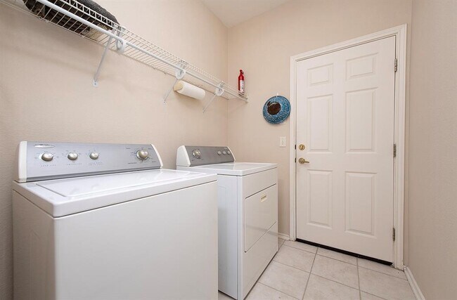 Building Photo - 129 Dewberry Dr