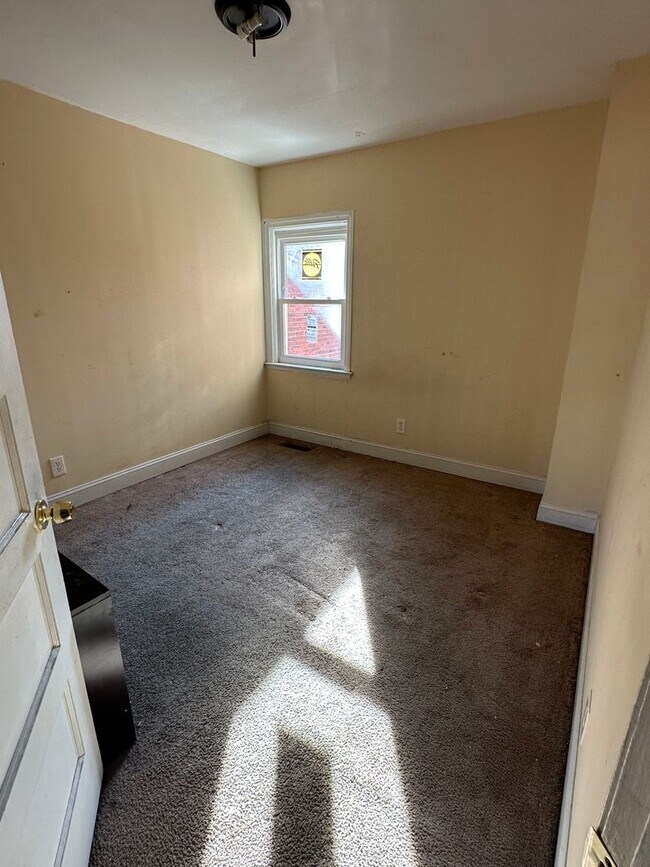 Building Photo - Cranston Housing