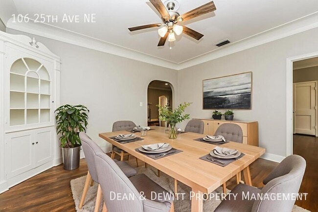 Building Photo - 106 25th Ave NE