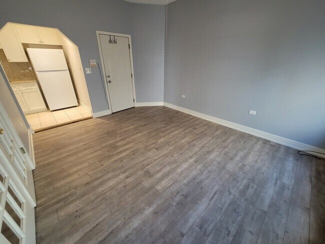 Building Photo - 802 Dempster St
