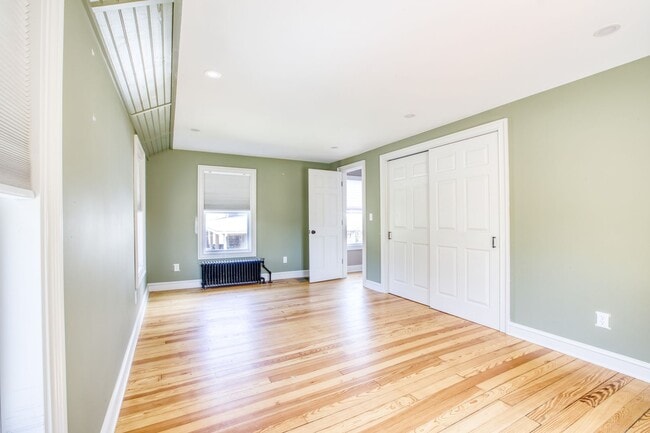 Building Photo - Lovely 2 Bedroom Single Family Home in Historic Monroe District