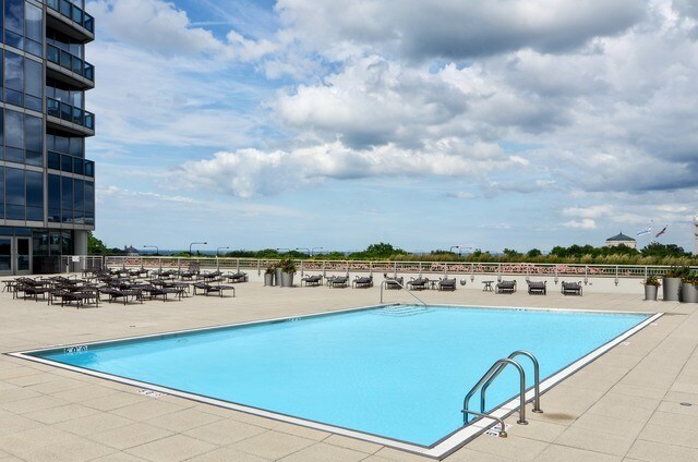 Building Photo - 1211 S Prairie Ave