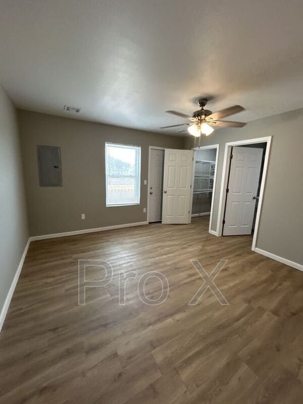 Building Photo - 714 Columbus St