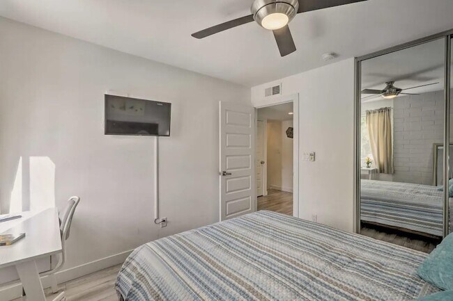 Building Photo - 7720 E Heatherbrae Ave