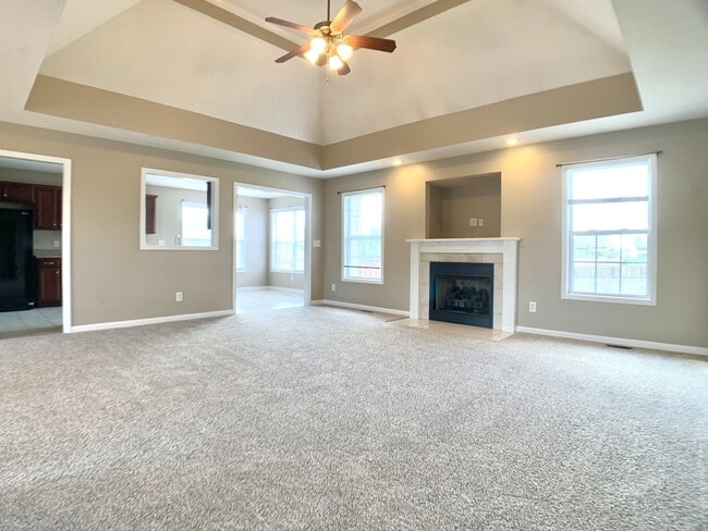 Building Photo - Flagstone Drive