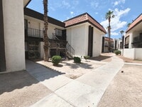 Building Photo - 3 BEDROOM CONDO | COMMUNITY POOLS + WALKING TRAILS | CENTRAL LAS VEGAS LOCATION