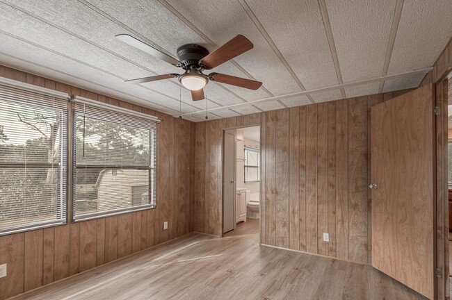 Building Photo - 30 Allen Rd