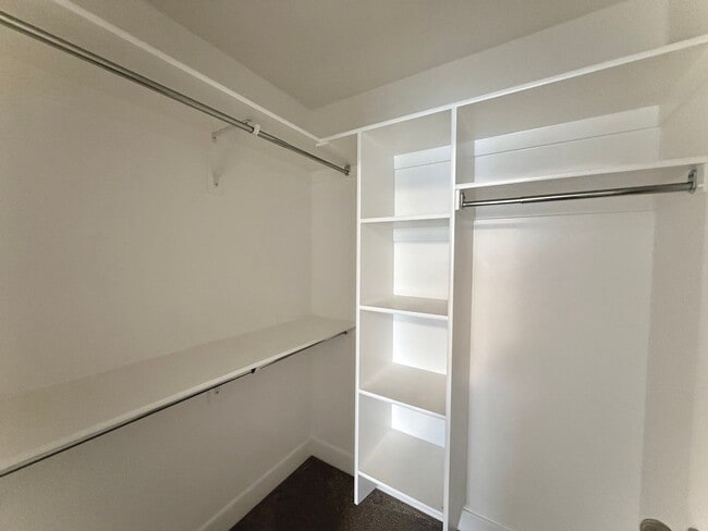 Building Photo - Beautiful SLC Town Home Available Now