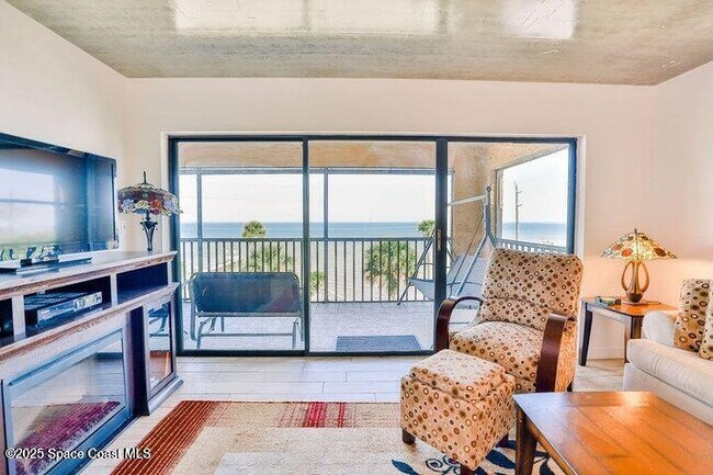 Building Photo - 1540 Riverside Dr