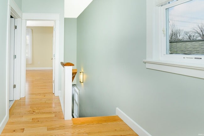 Building Photo - 819 S Morton St