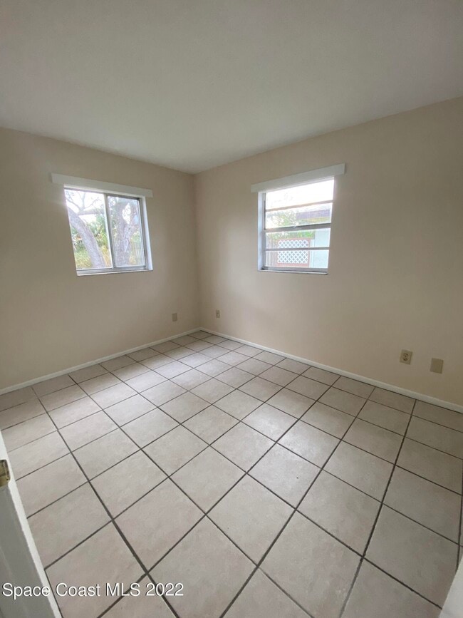 Building Photo - 1895 Guava Ave