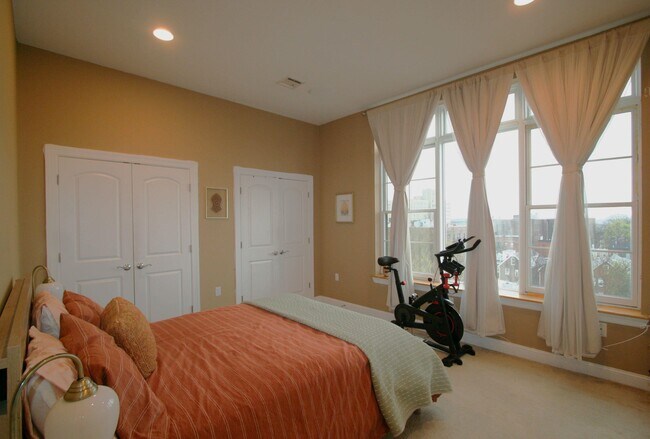 Building Photo - 769 Montgomery St