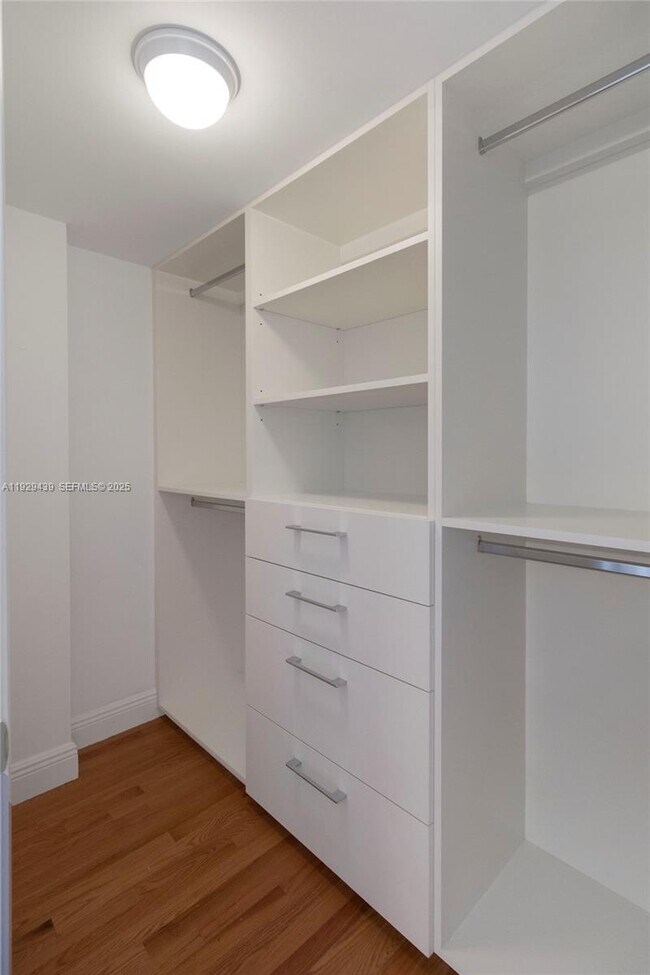 Building Photo - 2555 Collins Ave