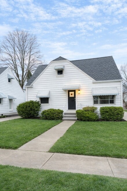 Building Photo - 13201 York Blvd