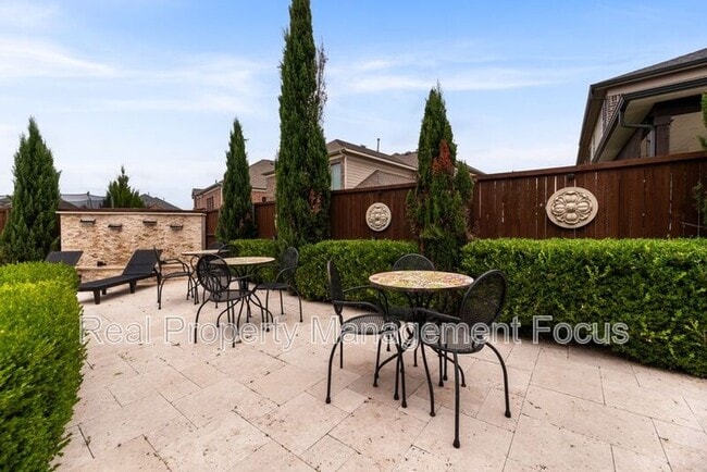 Building Photo - 3625 Funston Dr