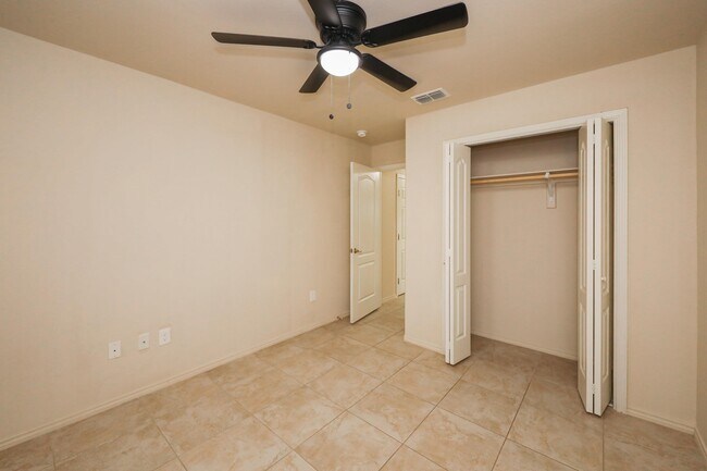 Building Photo - 704 Mercado Ln