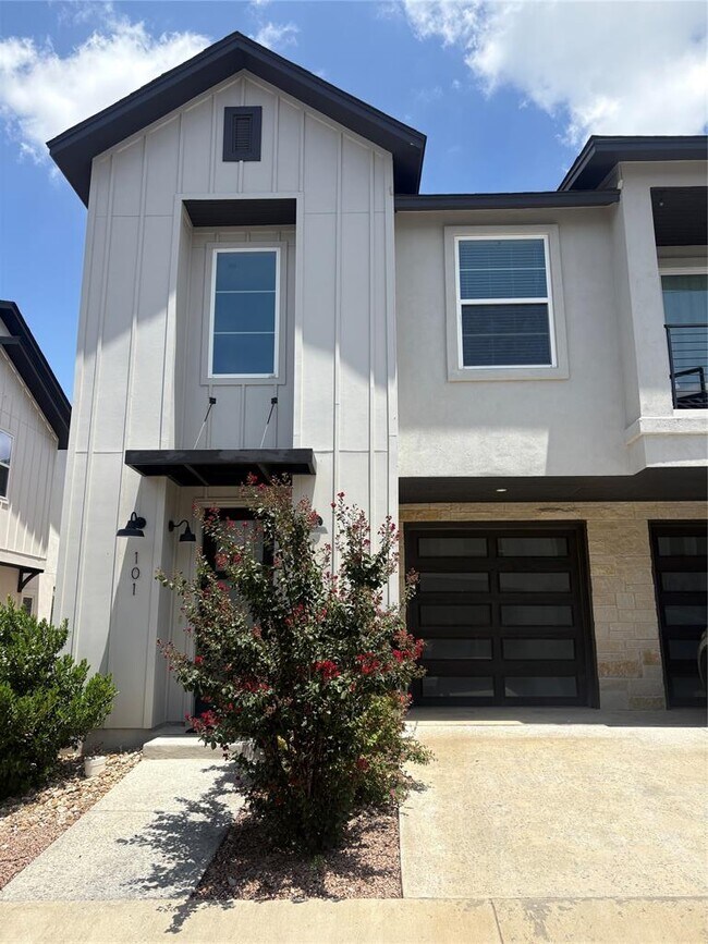 Building Photo - 12001 Vista Parke Dr