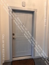 Building Photo - 802 University Ave