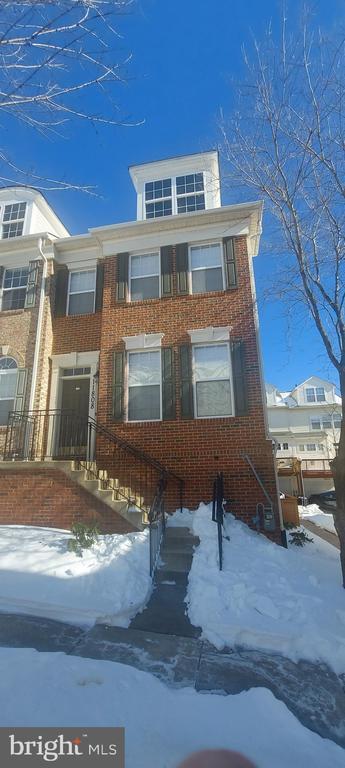 Building Photo - 11808 Regents Park Dr