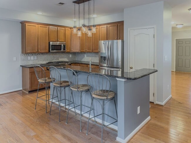 Building Photo - 43263 Somerset Hills Terrace
