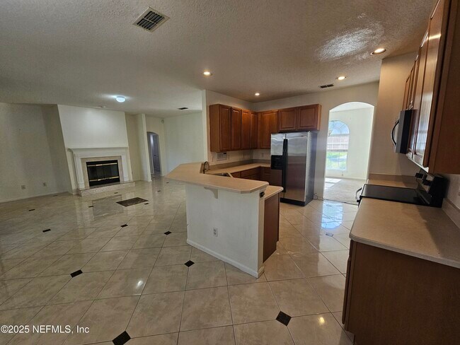 Building Photo - 1708 Dartmoor Ln