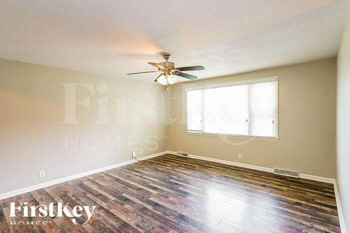 Building Photo - 2270 Provo Dr