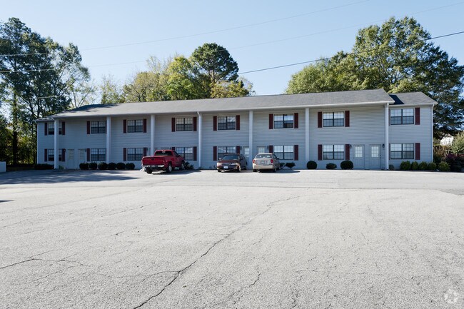 Primary Photo - Town & Country Apartments
