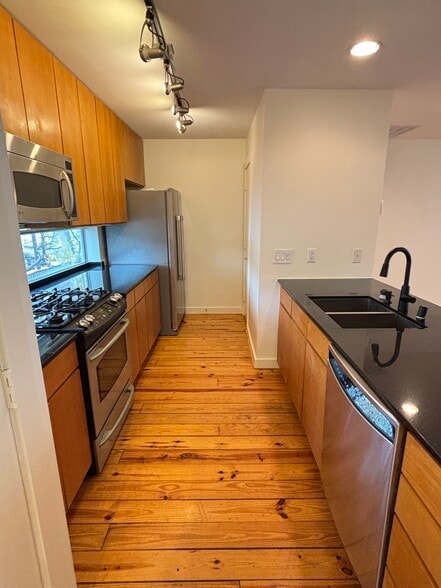 Building Photo - 4213 Dickason Ave