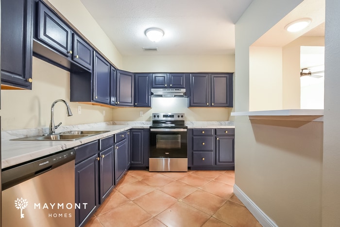 Building Photo - 518 Elm Dr