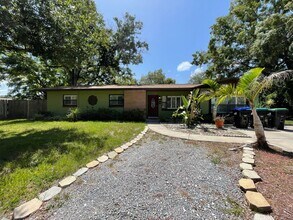 Building Photo - Charming 4 Bedroom, 3 Bathroom Home in Orl...