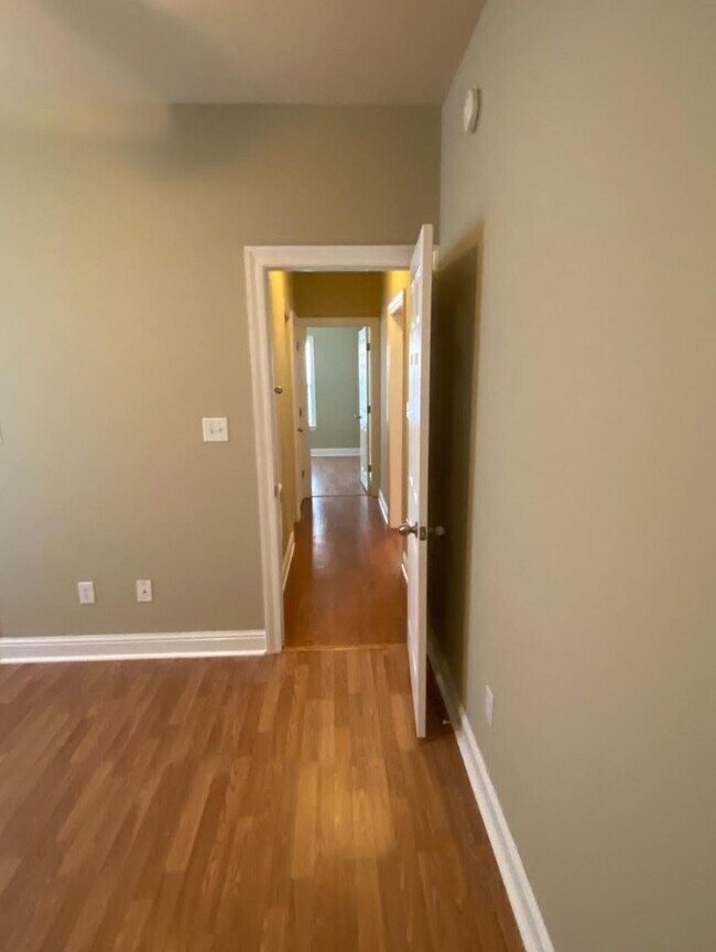 Building Photo - 7888 Park Pl Dr S