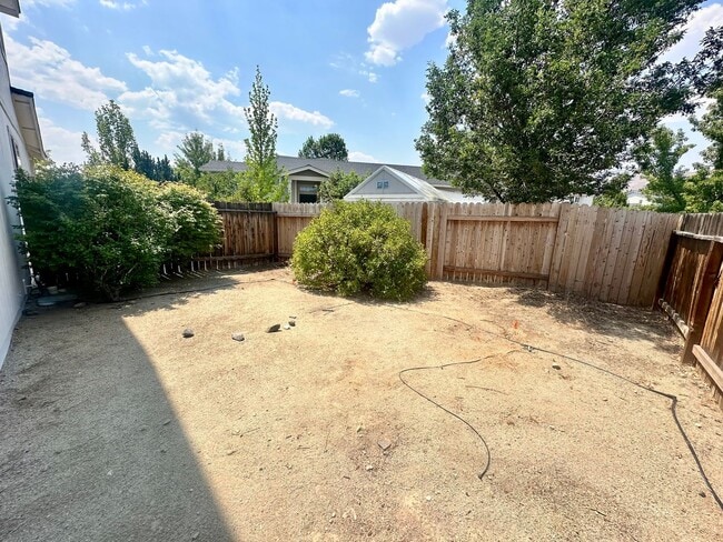 Building Photo - 3 Bedroom House Walking Distance to McQuee...