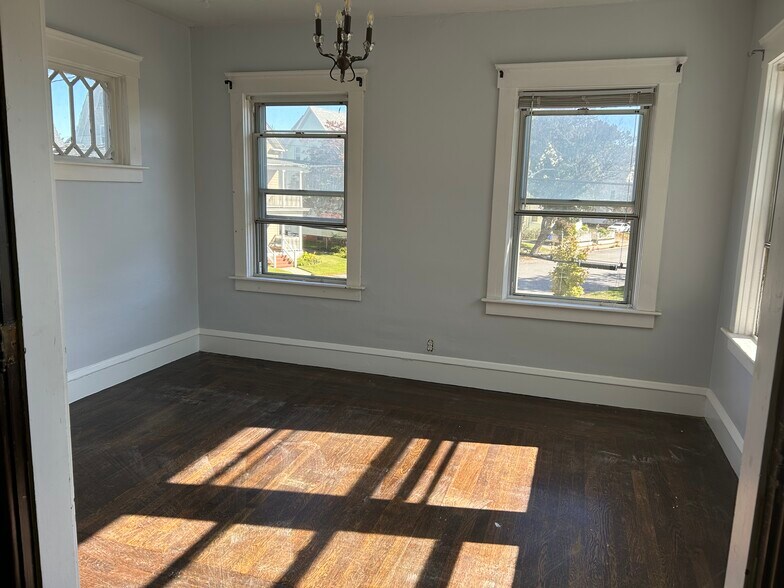 Building Photo - 149 Grand Ave