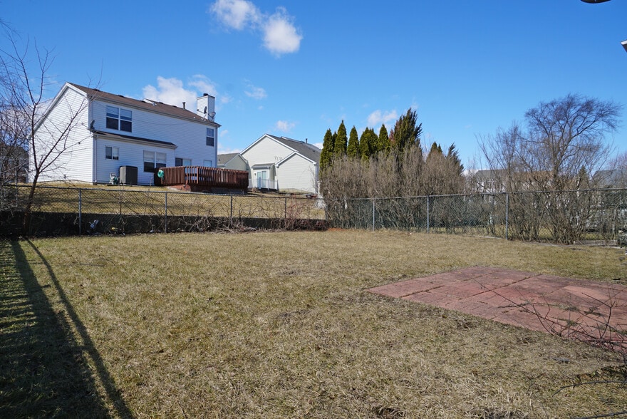 Fenced Yard - 86 Bradford Ln