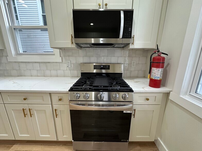 Building Photo - 59 Arnold Ter