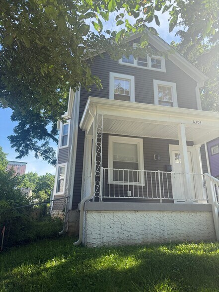 Building Photo - 6304 Desmond St